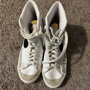 Nike blazers women’s 6.5